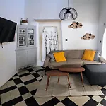 Frida' S Mansion *